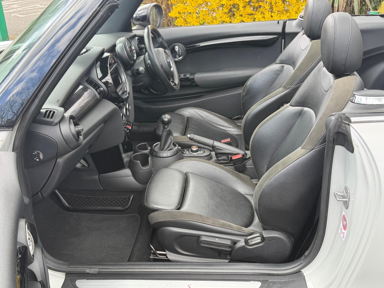 Used MINI Convertible 2017 for sale - 78047364: Photo 10