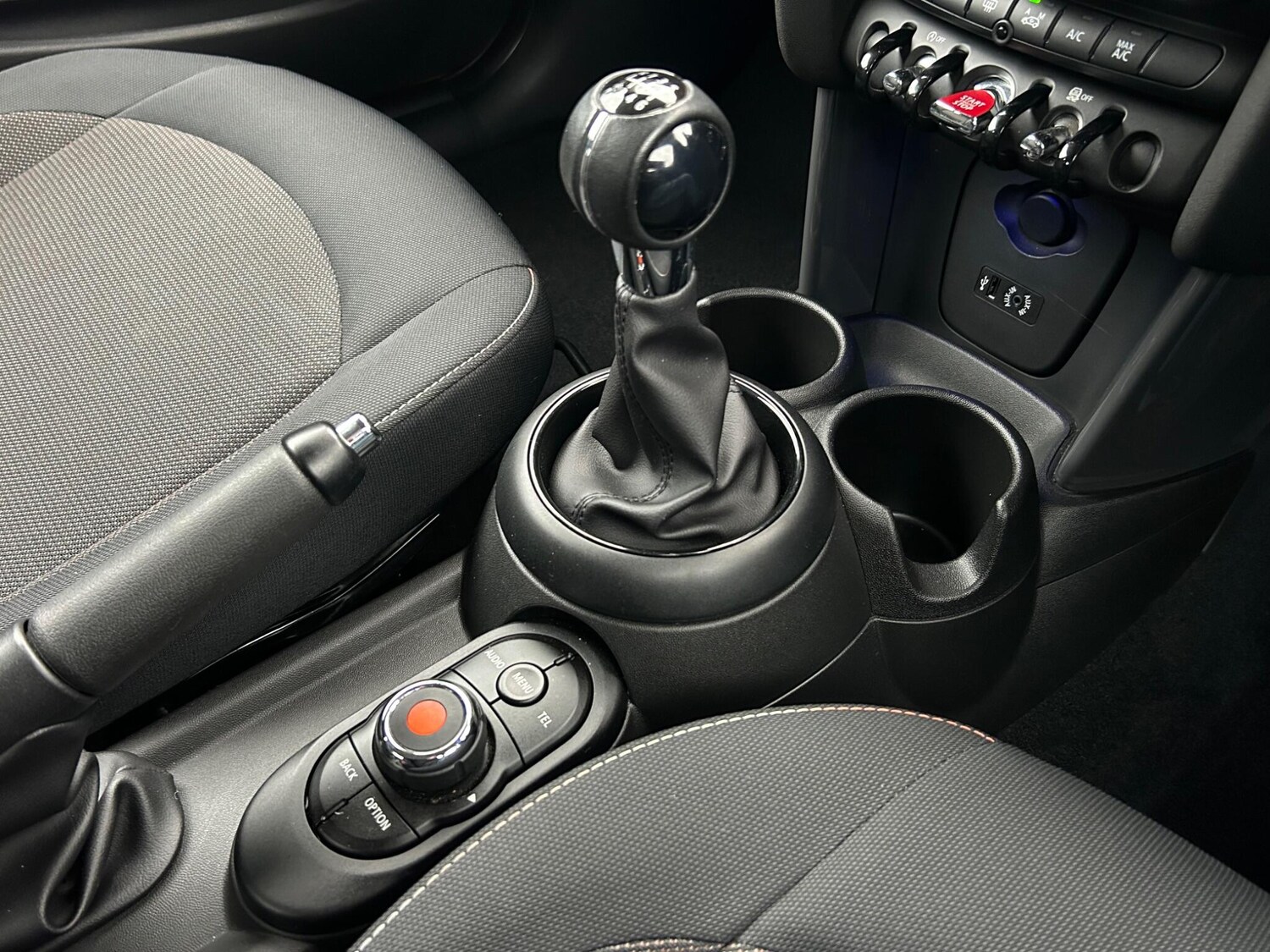 Used MINI Hatch 2014 for sale - 76269658: Photo 24