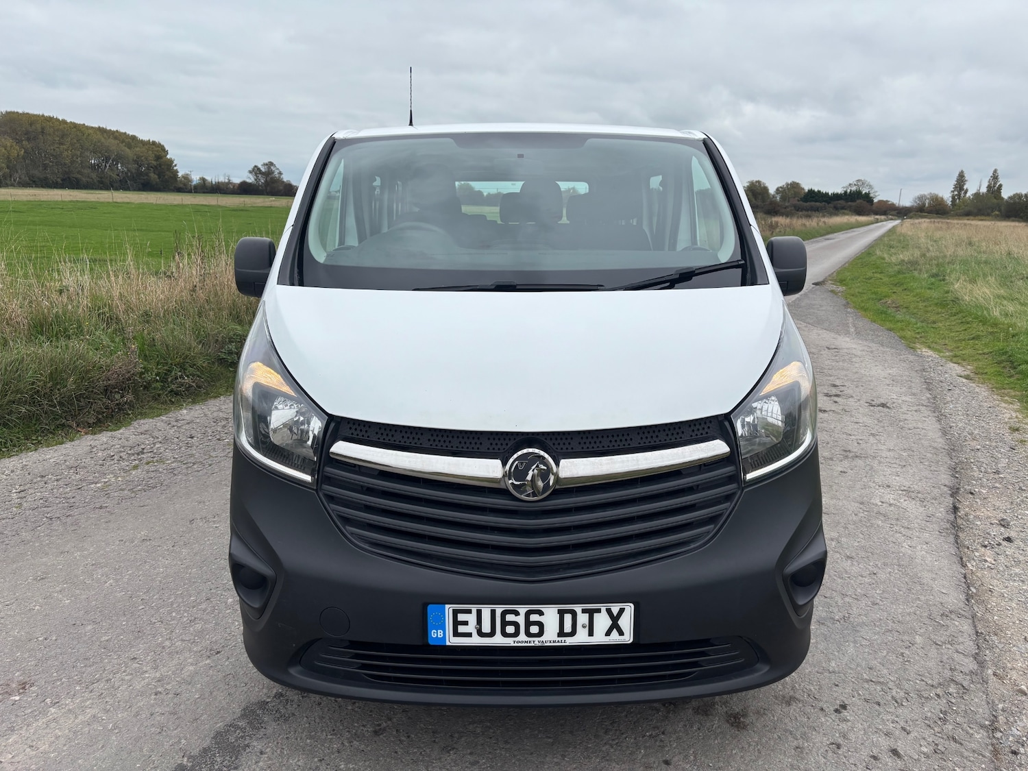 Used Vauxhall Vivaro 2016 for sale - 76289190: Photo 2