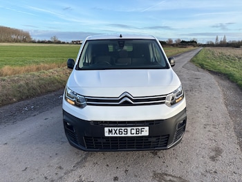 Used Citroen Berlingo 2020 for sale - 77140979: Photo