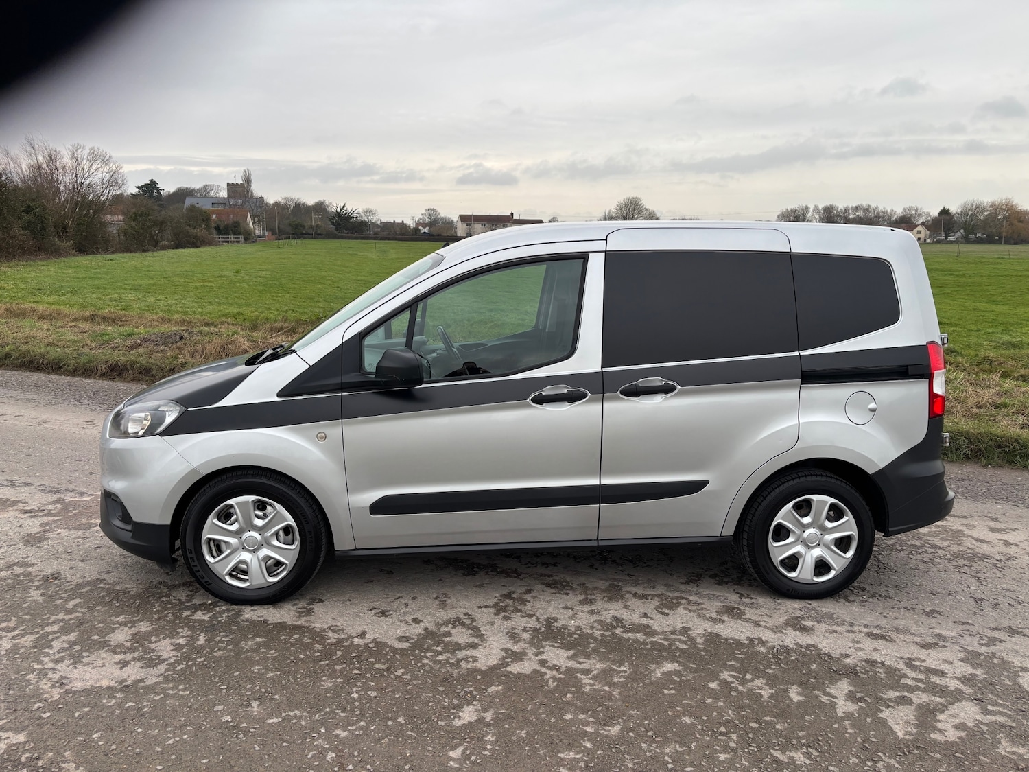 Used Ford Transit Courier 2019 for sale - 77327190: Photo 4