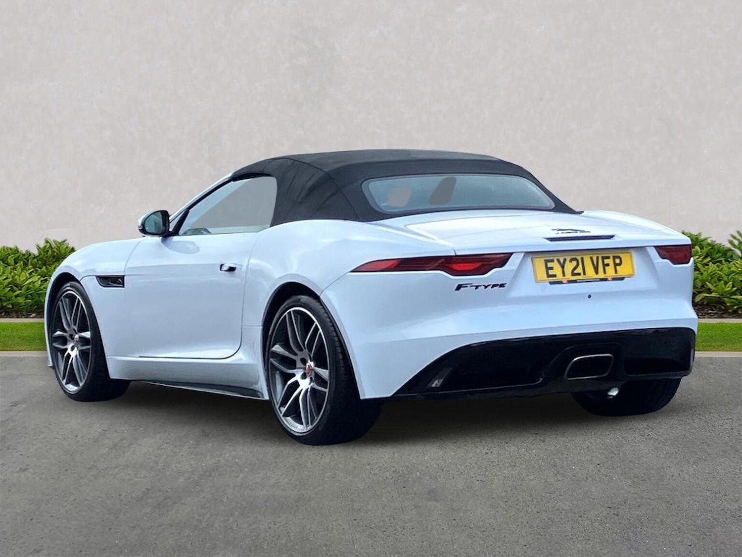 Used Jaguar F-Type 2021 for sale - 77872126: Photo 2