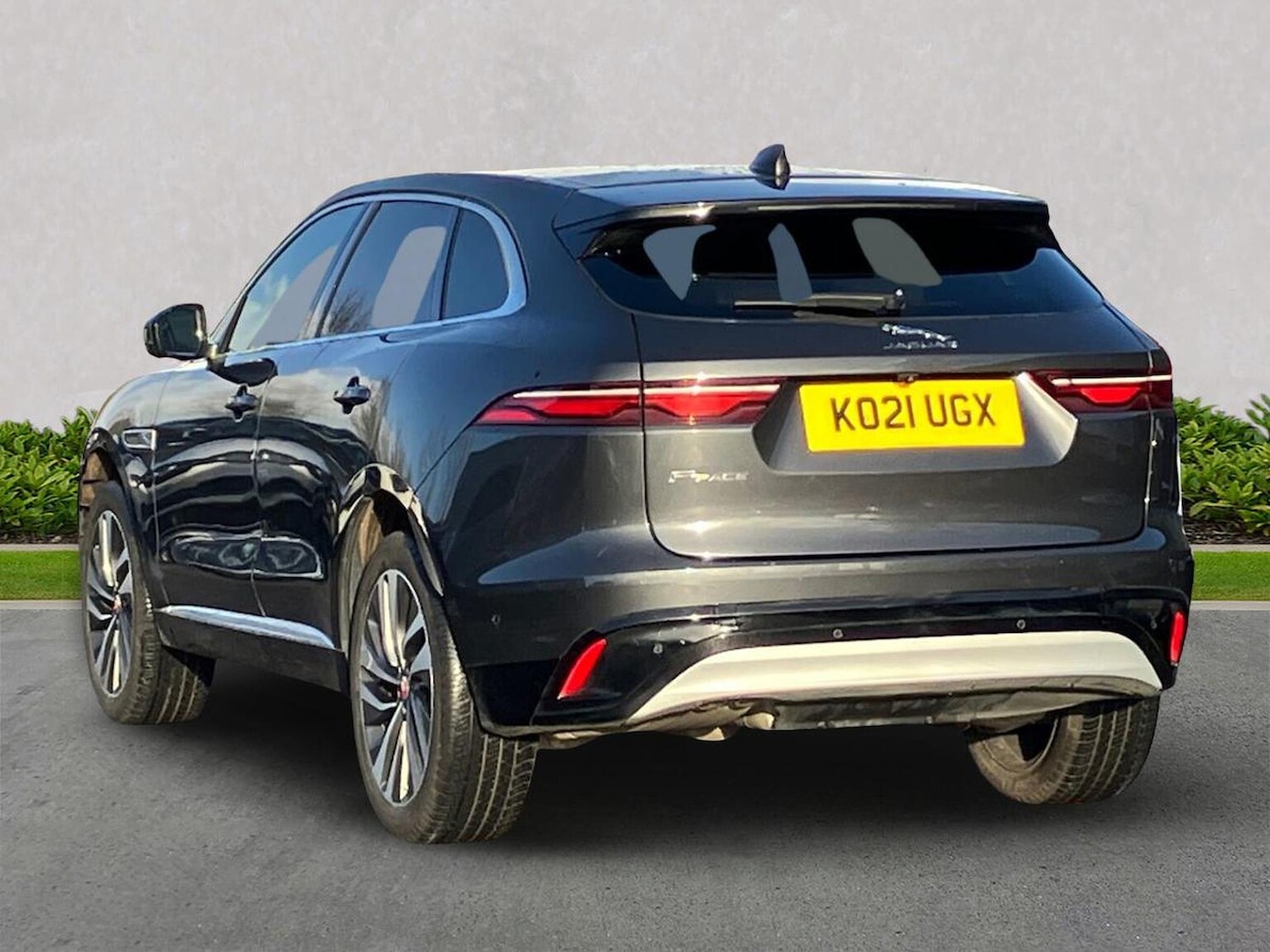Used Jaguar F-Pace 2021 for sale - 76931605: Photo 2