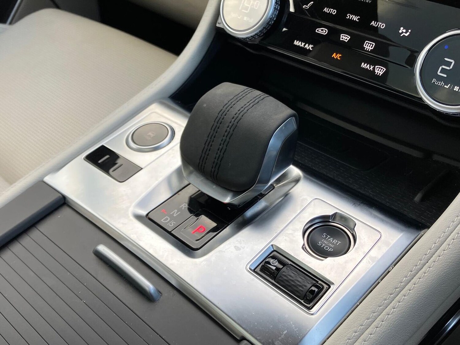 Used Jaguar F-Pace 2023 for sale - 76946959: Photo 13