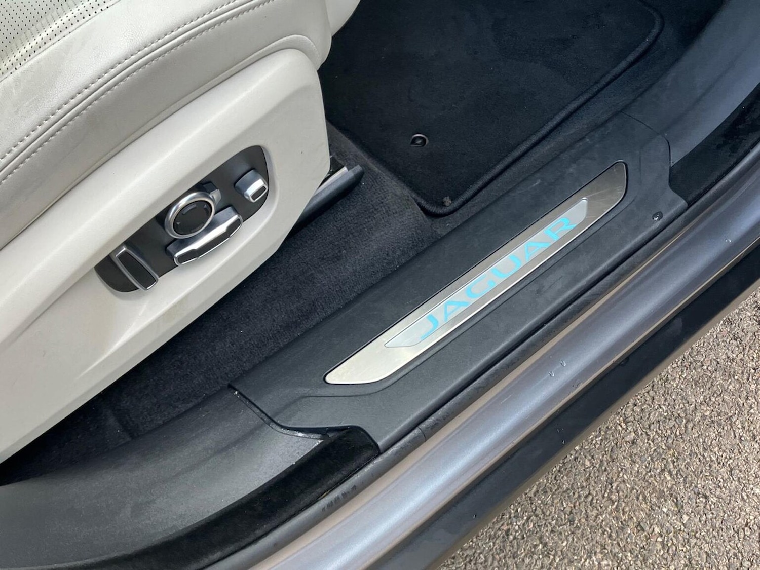 Used Jaguar F-Pace 2023 for sale - 76946959: Photo 23