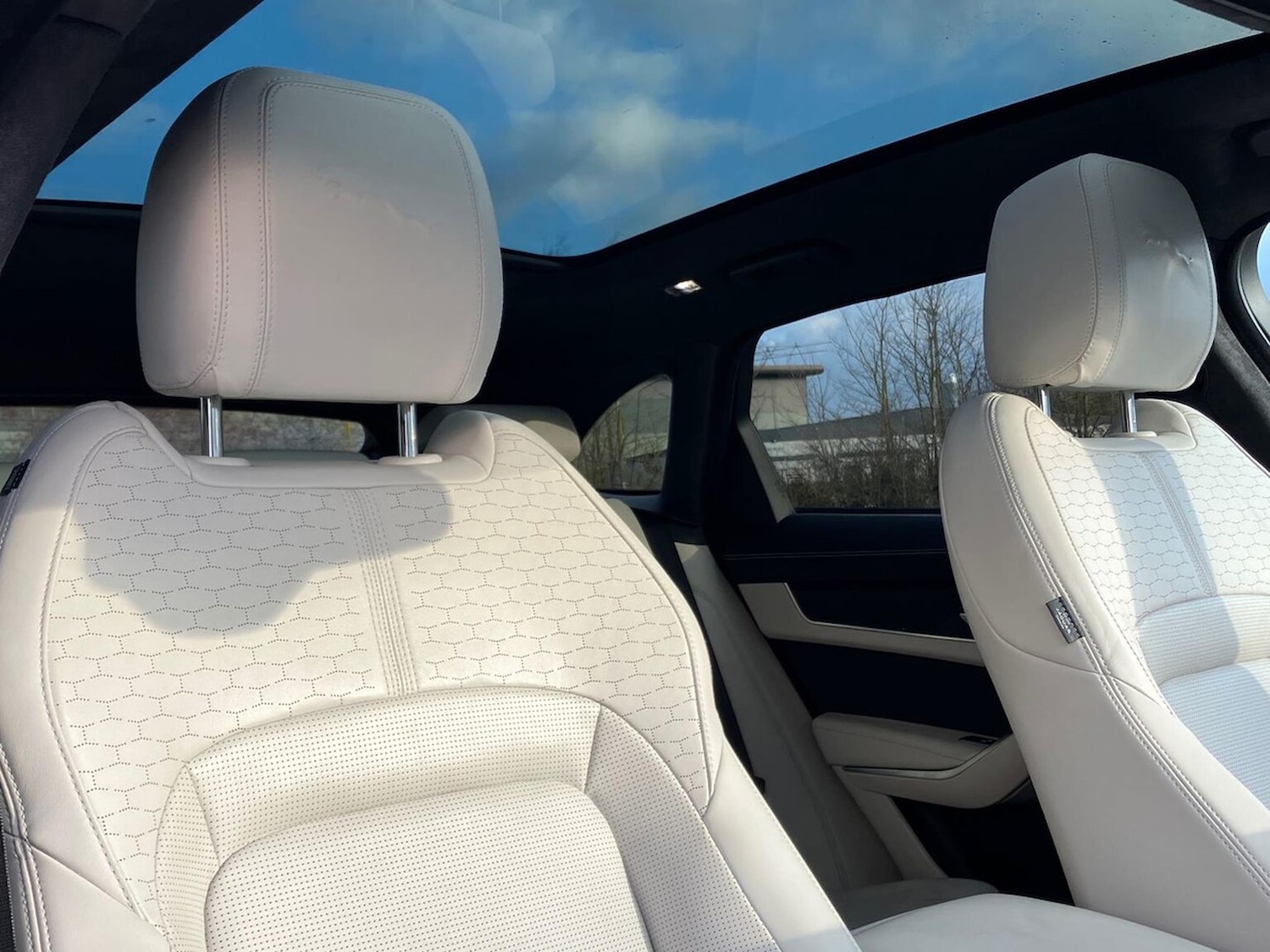 Used Jaguar F-Pace 2023 for sale - 76946959: Photo 25