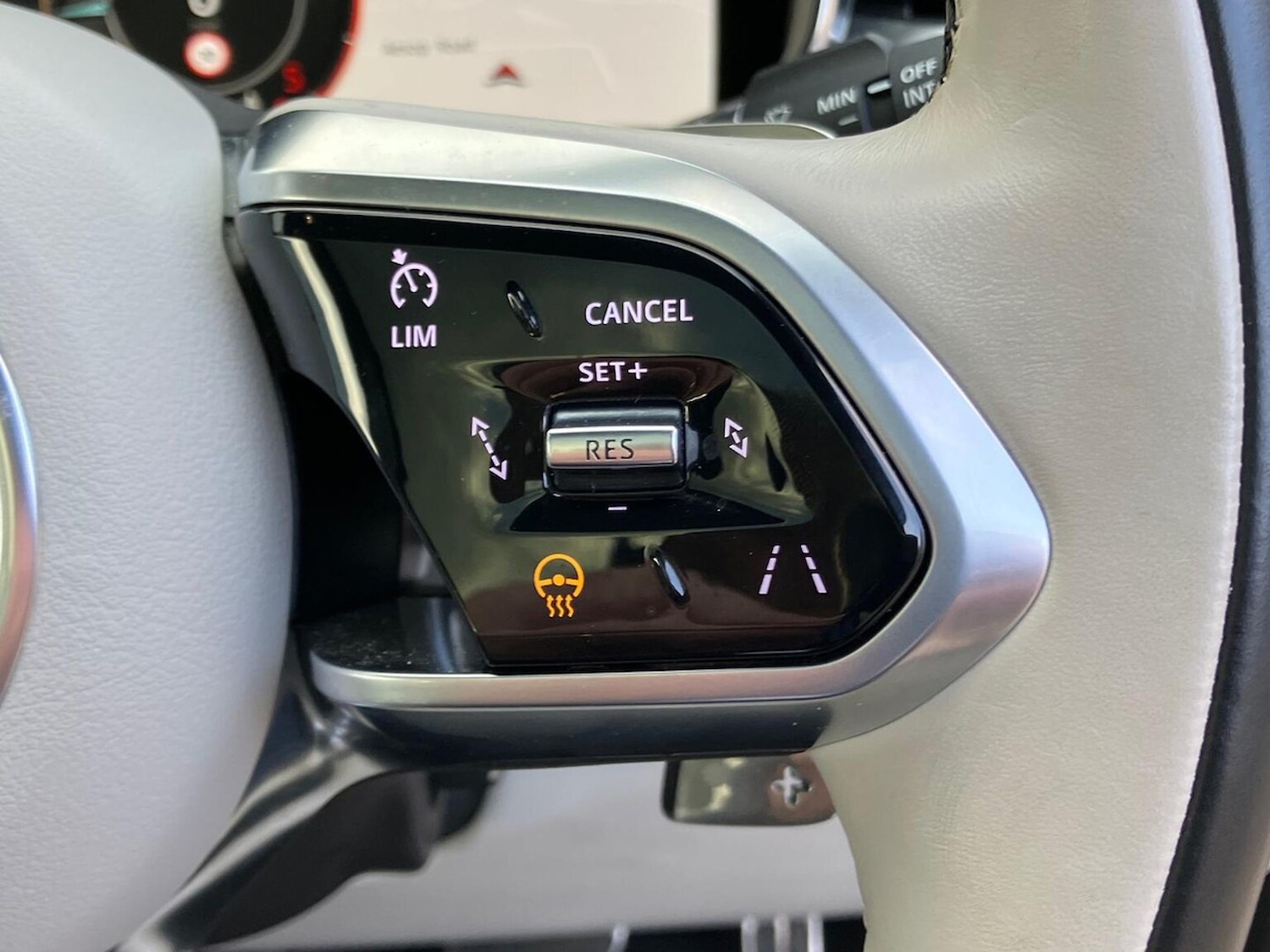 Used Jaguar F-Pace 2023 for sale - 76946959: Photo 30