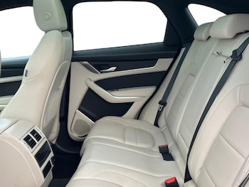 Used Jaguar F-Pace 2023 for sale - 76946959: Photo