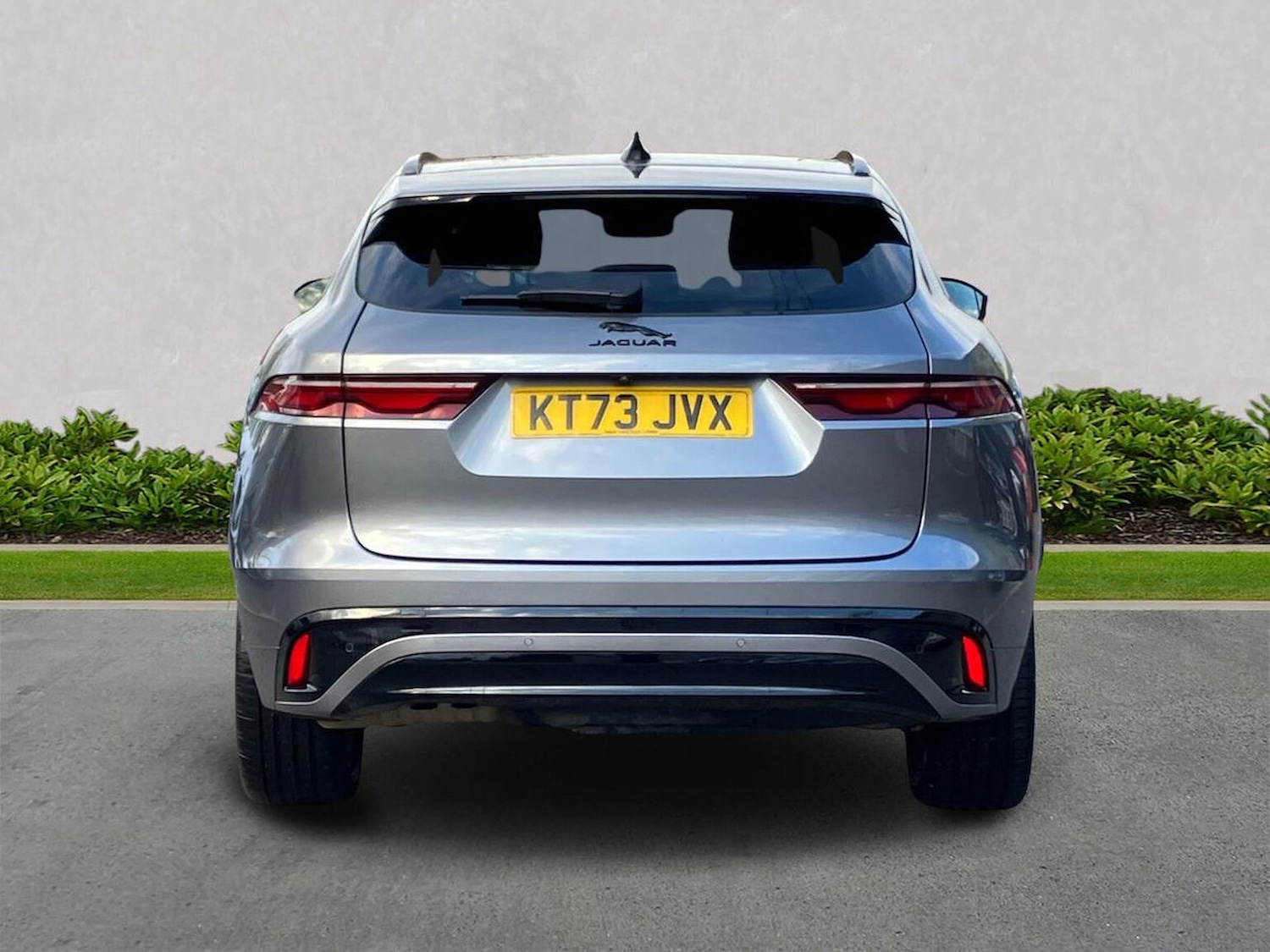 Used Jaguar F-Pace 2023 for sale - 76946959: Photo 6