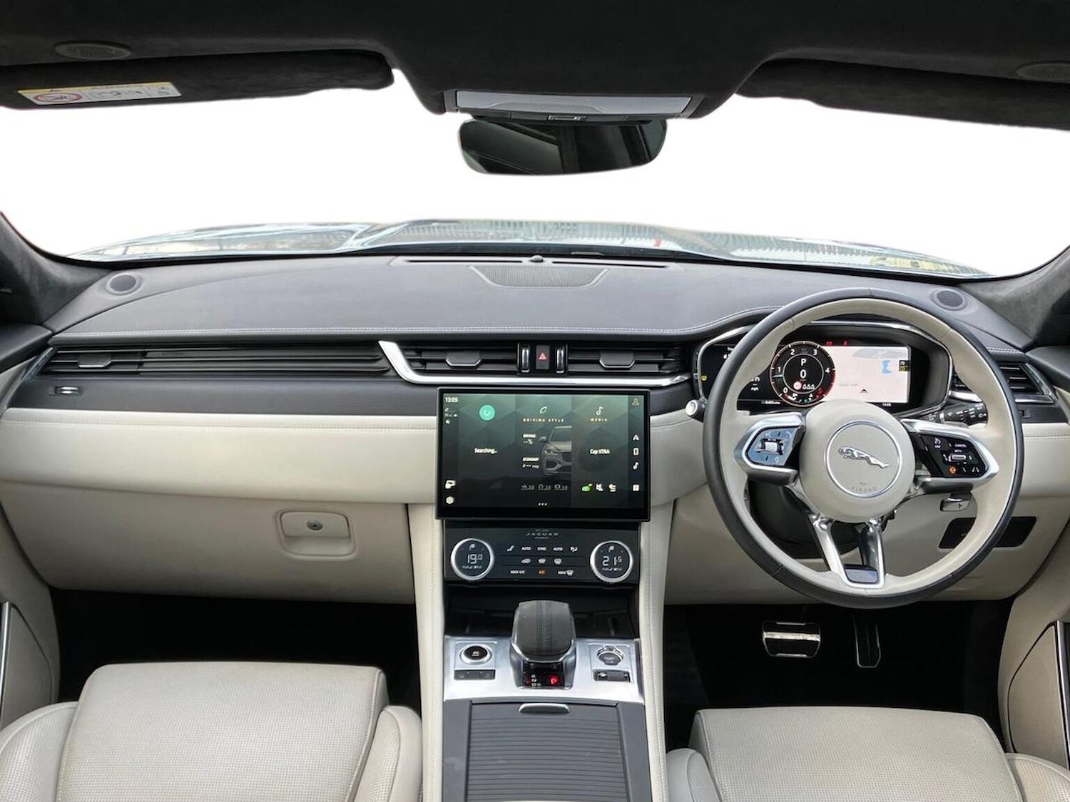 Used Jaguar F-Pace 2023 for sale - 76946959: Photo 9