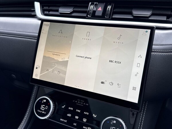 Used Jaguar F-Pace 2023 for sale - 75481849: Photo 11