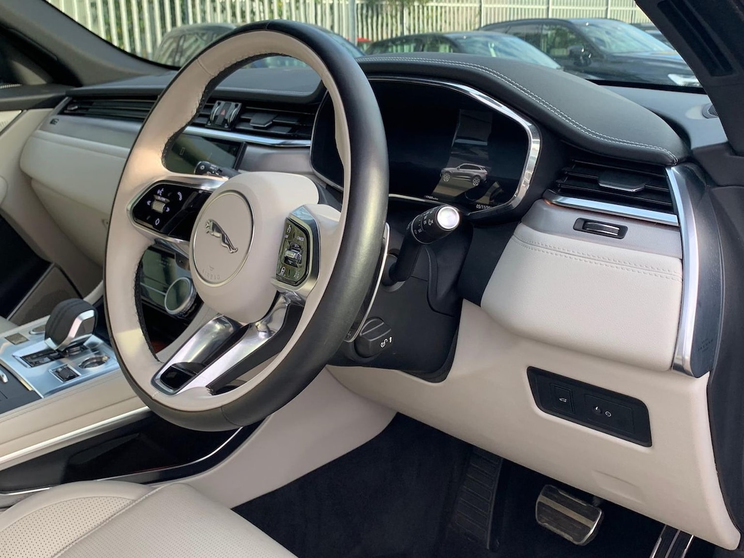 Used Jaguar F-Pace 2023 for sale - 76490818: Photo 26