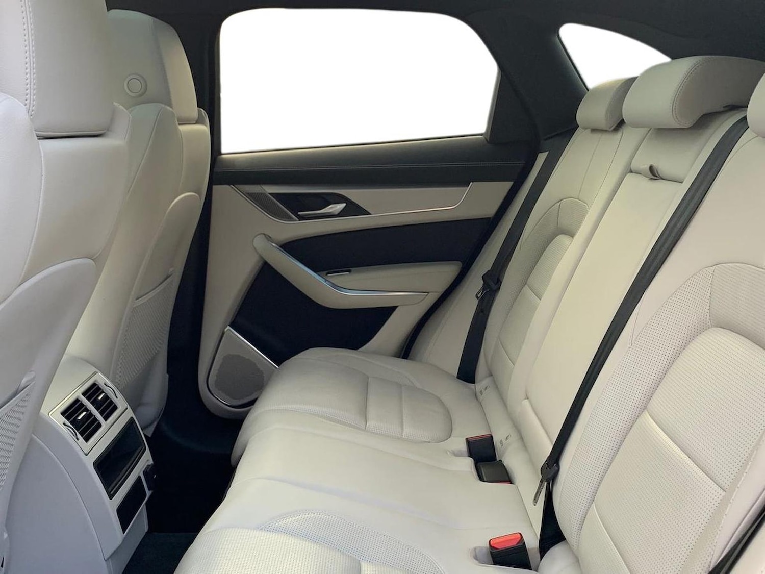 Used Jaguar F-Pace 2023 for sale - 76490818: Photo 4