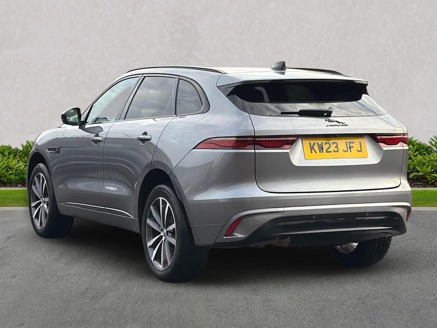 Used Jaguar F-Pace 2023 for sale - 77487566: Photo 2