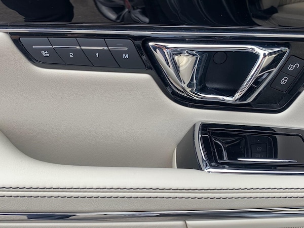 Used Jaguar XJ 2017 for sale - 76142919: Photo 27