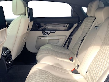 Used Jaguar XJ 2017 for sale - 76142919: Photo 4