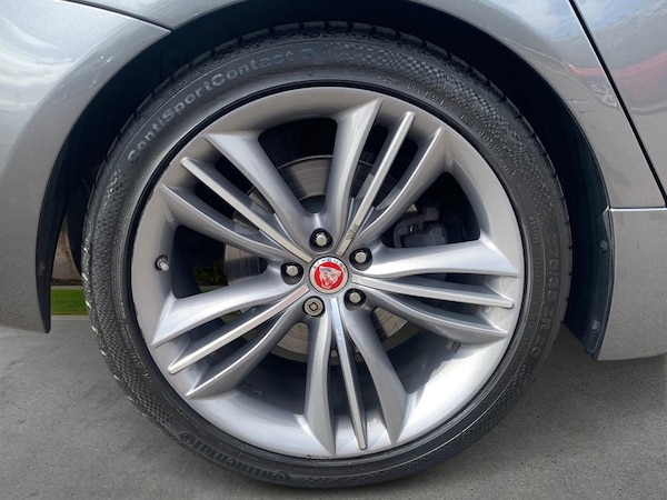 Used Jaguar XJ 2017 for sale - 76142919: Photo 8
