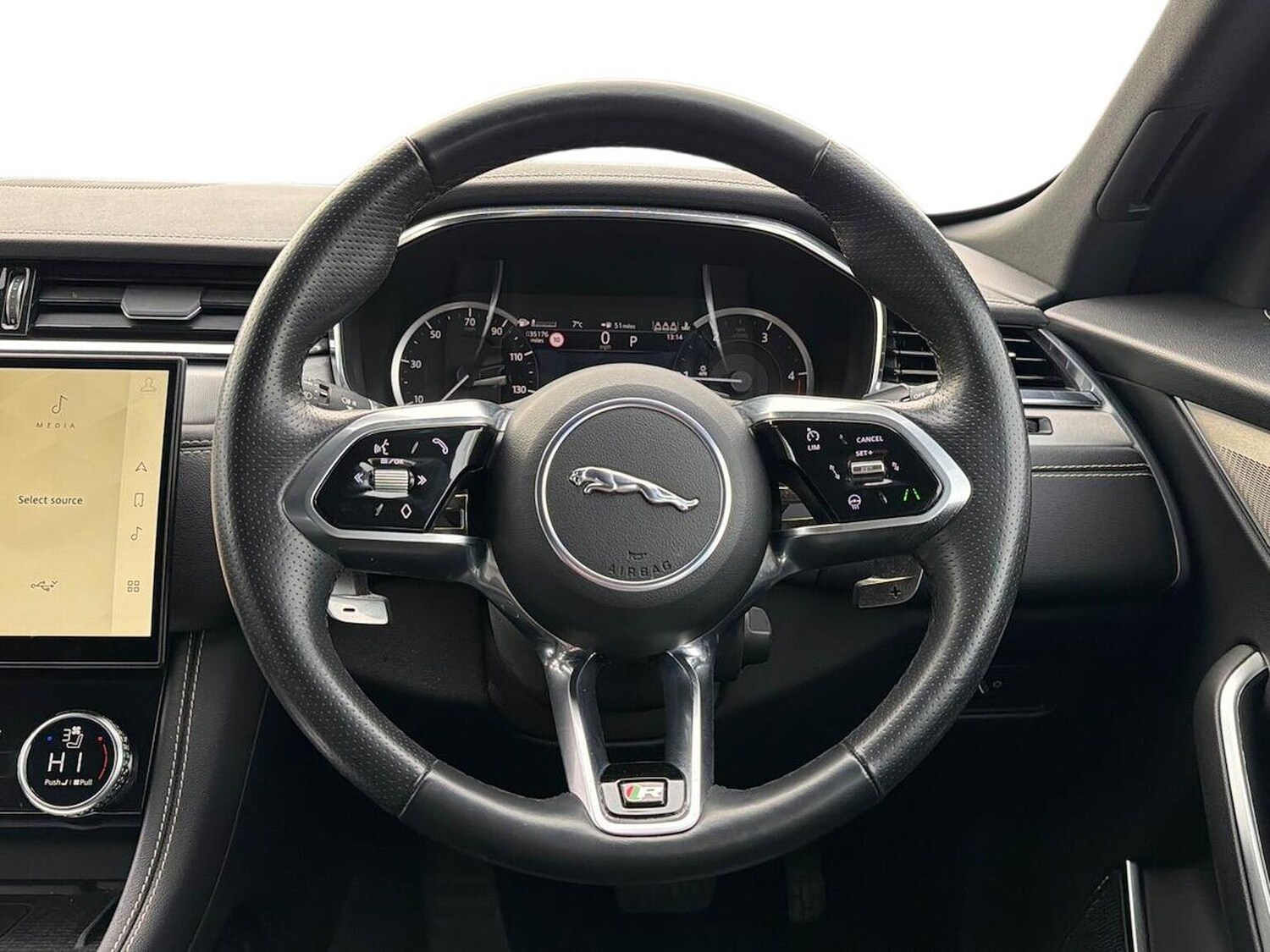 Used Jaguar F-Pace 2023 for sale - 77487546: Photo 15