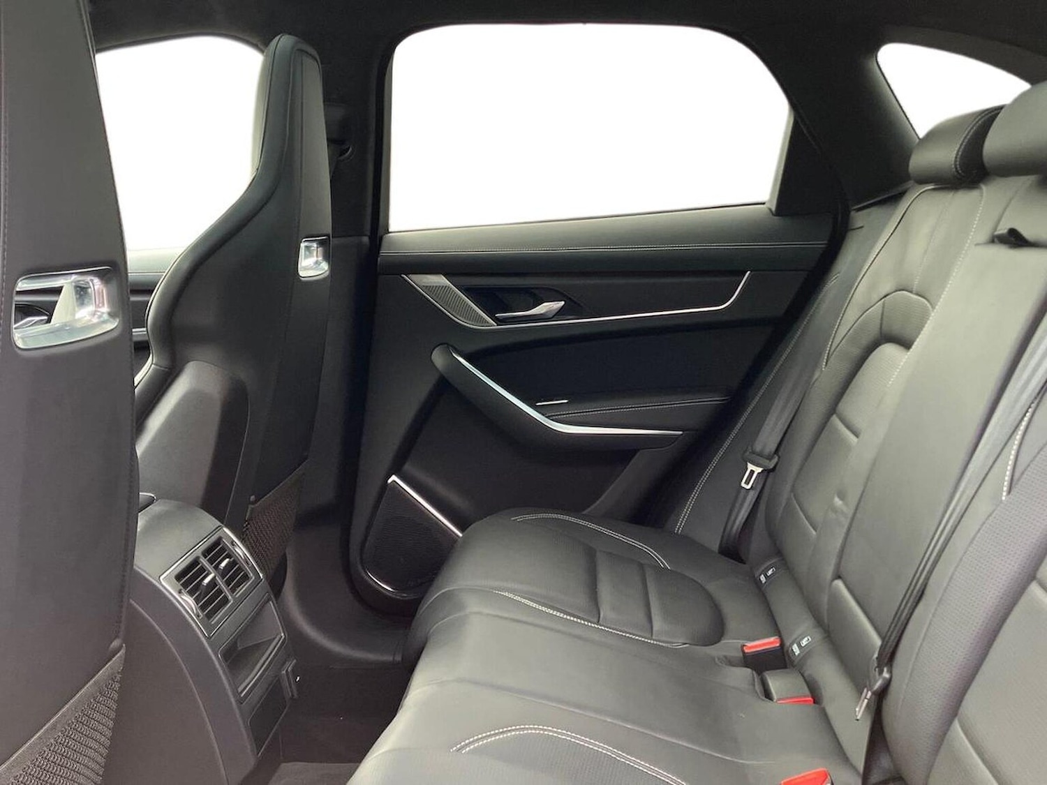 Used Jaguar F-Pace 2023 for sale - 77896282: Photo 4