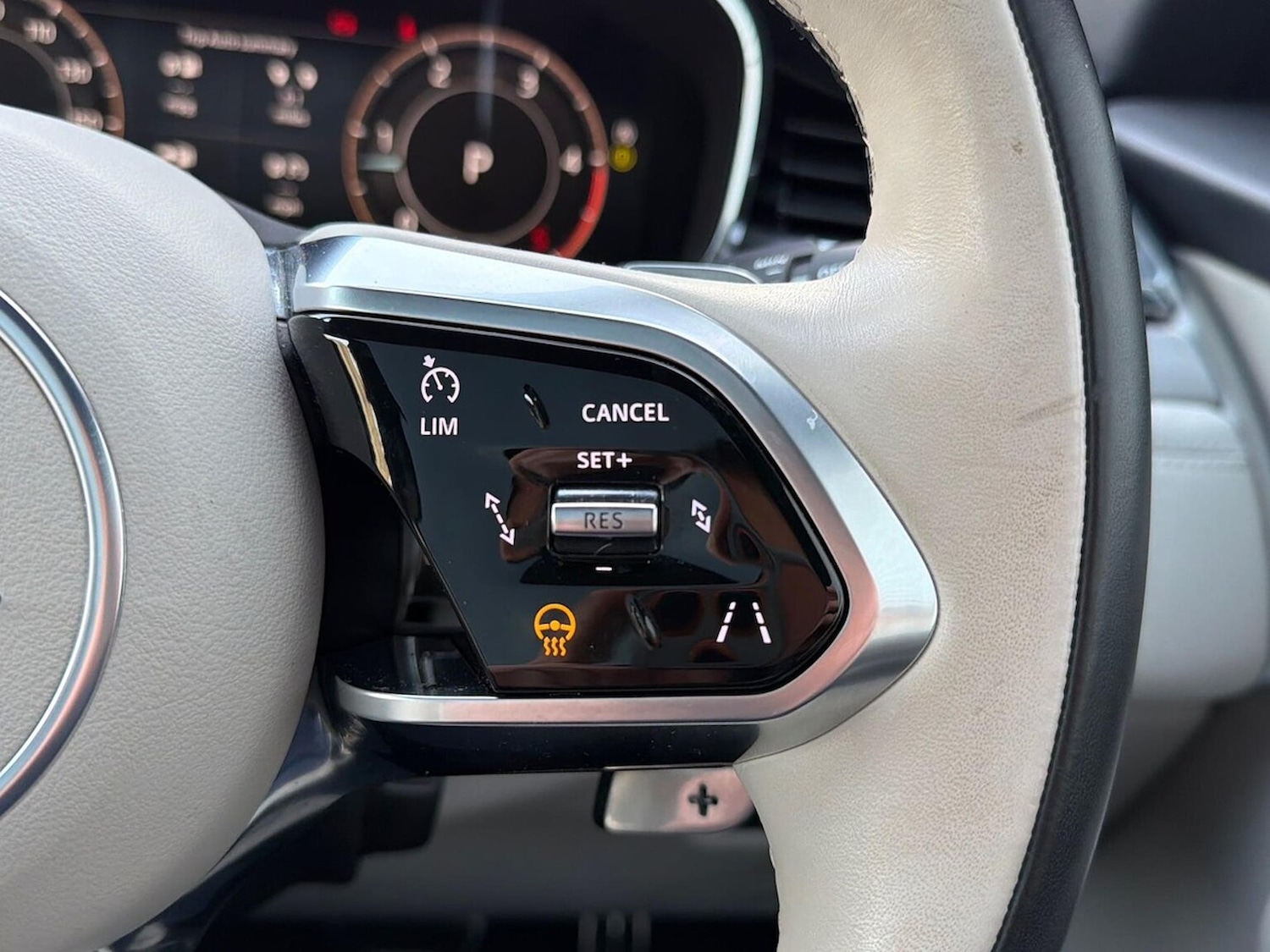 Used Jaguar F-Pace 2023 for sale - 76932296: Photo 29