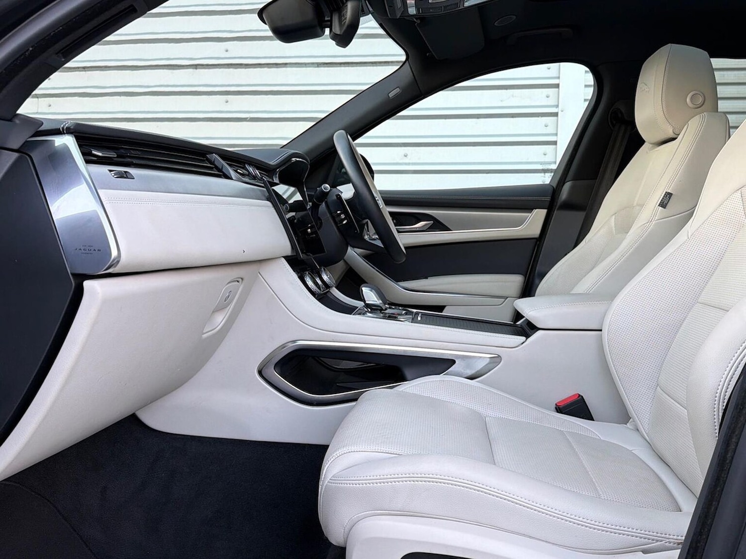 Used Jaguar F-Pace 2023 for sale - 76932296: Photo 3