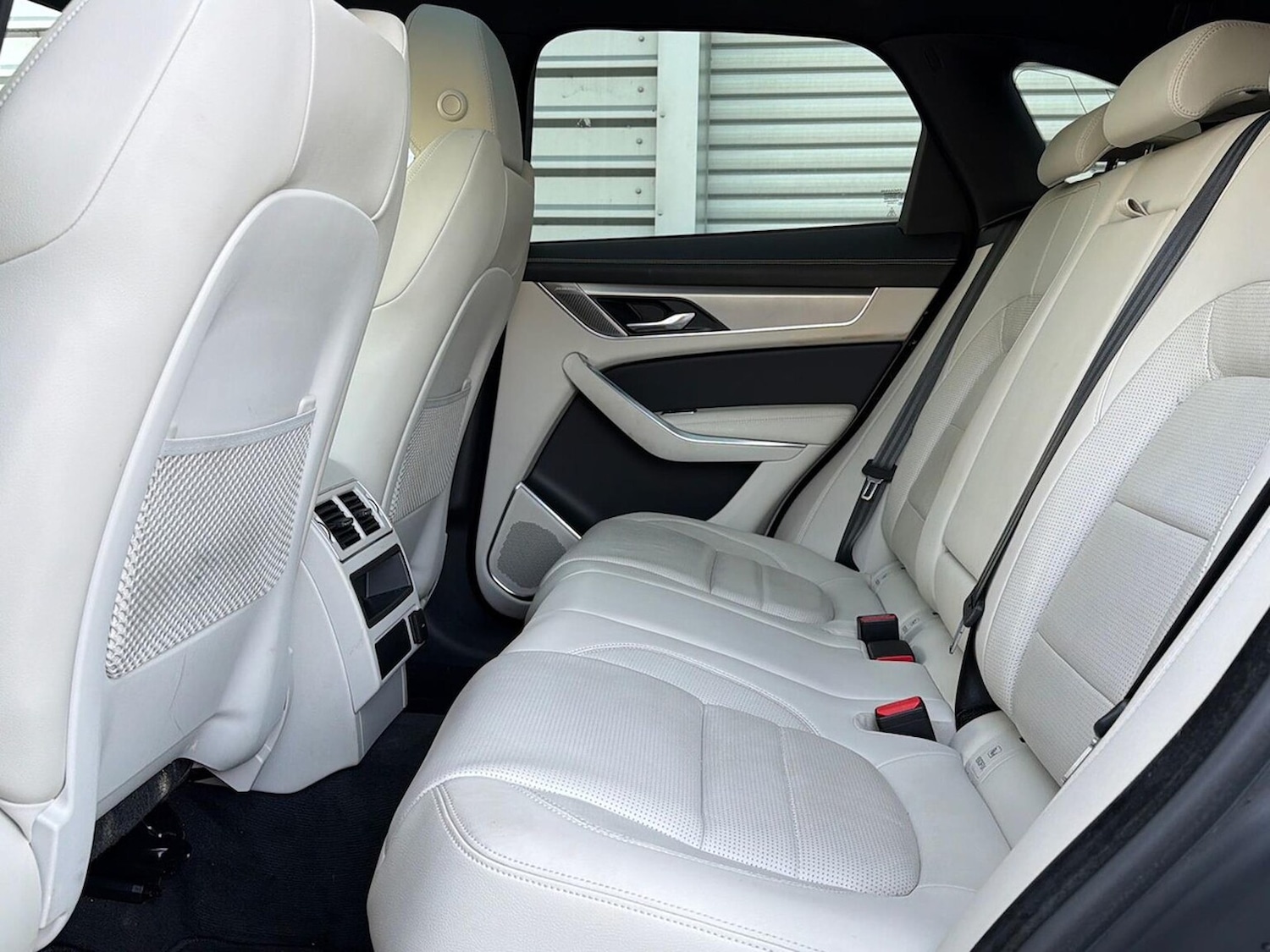 Used Jaguar F-Pace 2023 for sale - 76932296: Photo 4