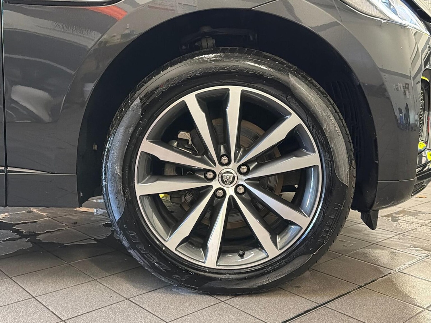 Used Jaguar F-Pace 2023 for sale - 76932296: Photo 8