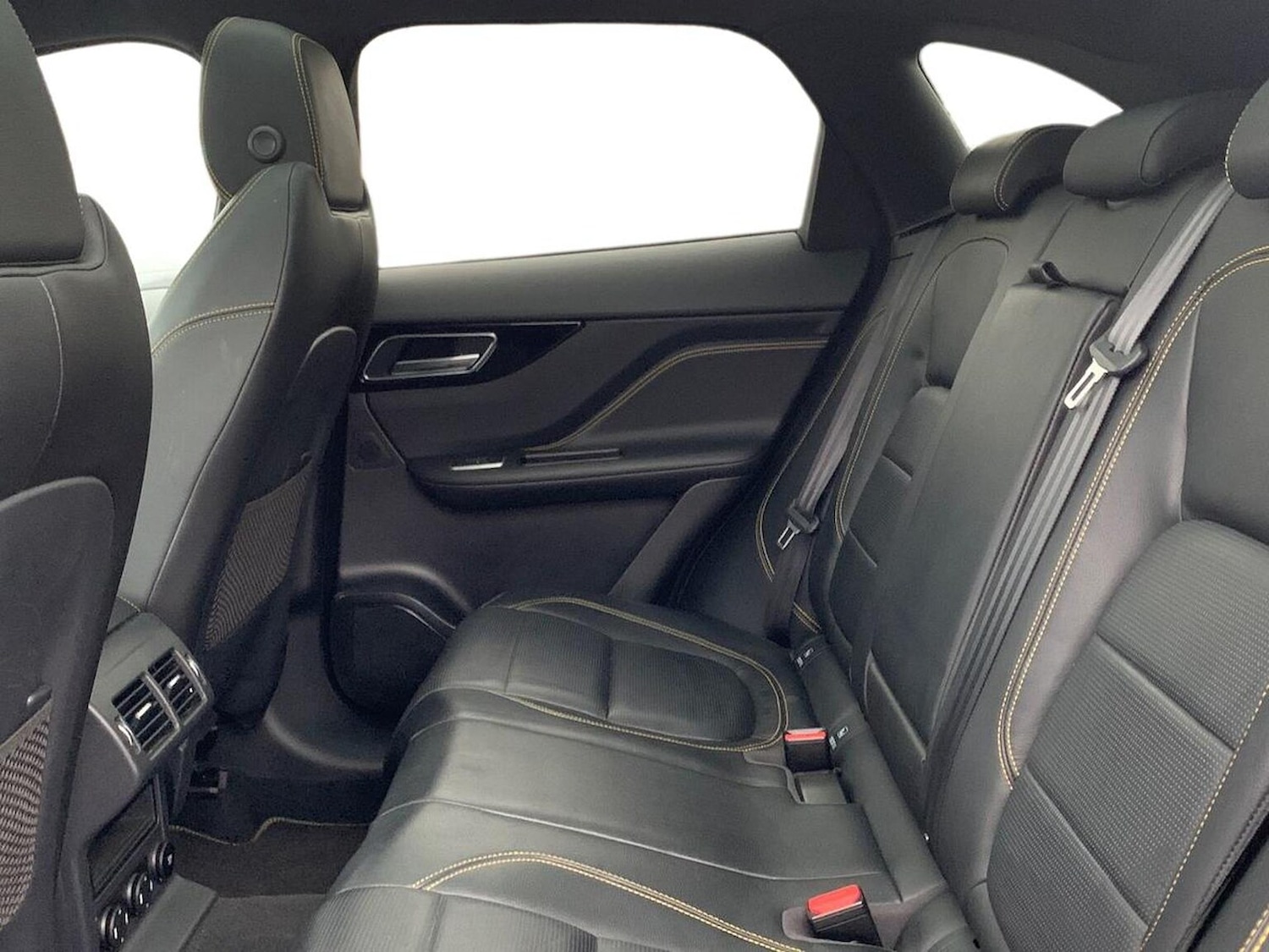 Used Jaguar F-Pace 2020 for sale - 76655874: Photo 4