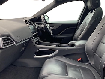 Used Jaguar F-Pace 2019 for sale - 76225136: Photo 3