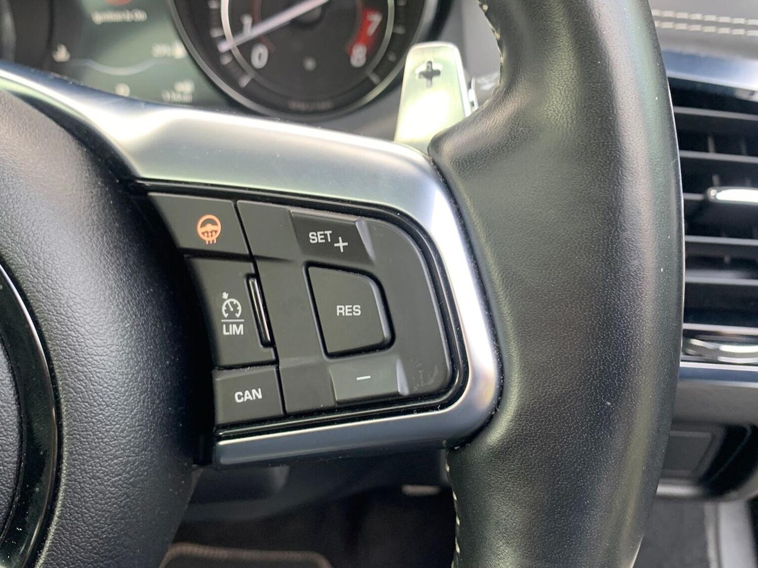 Used Jaguar F-Type 2017 for sale - 76225139: Photo 28