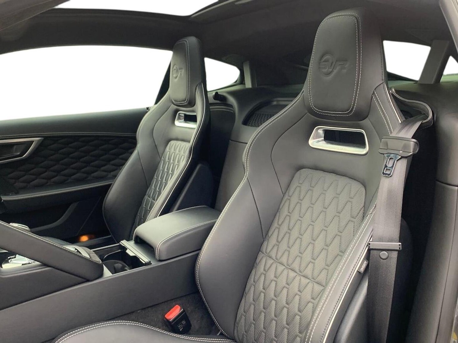 Used Jaguar F-Type 2017 for sale - 76225139: Photo 4