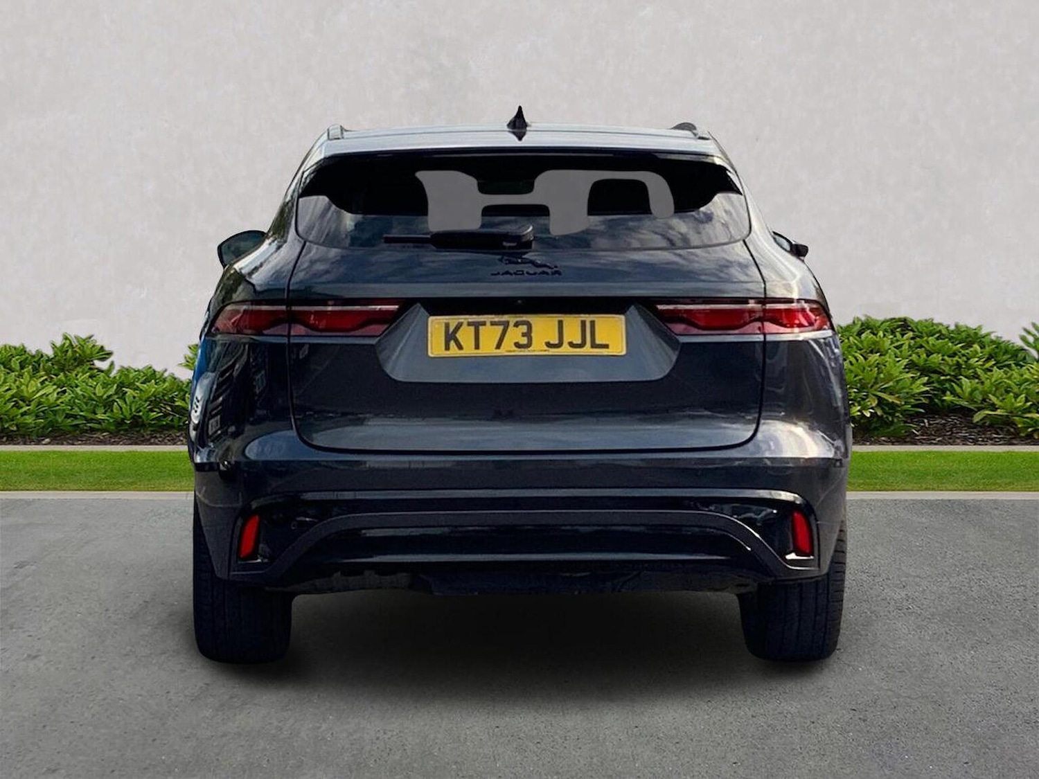 Used Jaguar F-Pace 2023 for sale - 76911223: Photo 6