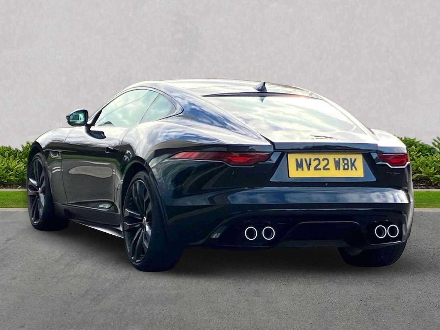 Used Jaguar F-Type 2022 for sale - 76637783: Photo 2