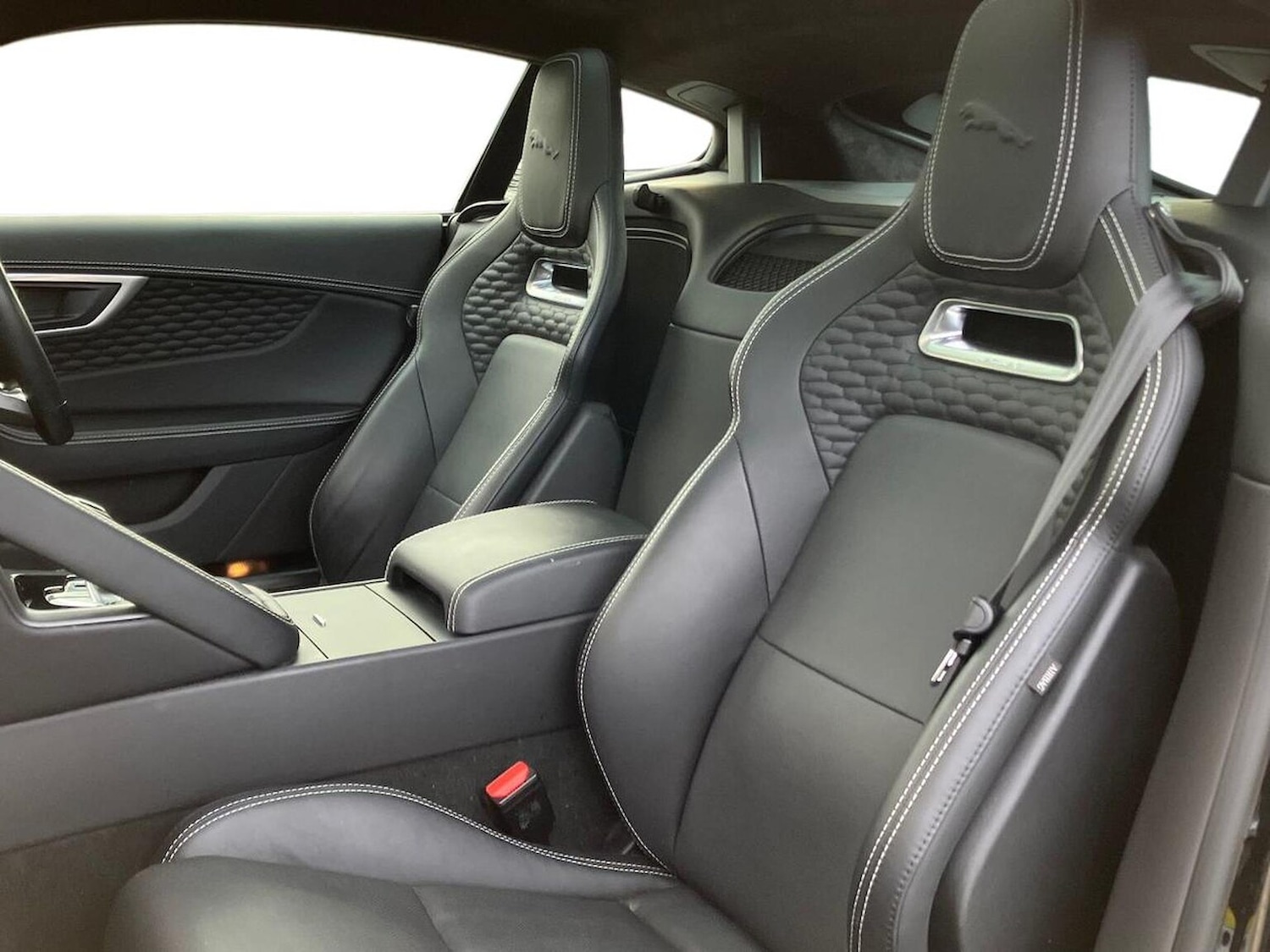 Used Jaguar F-Type 2022 for sale - 76637783: Photo 4