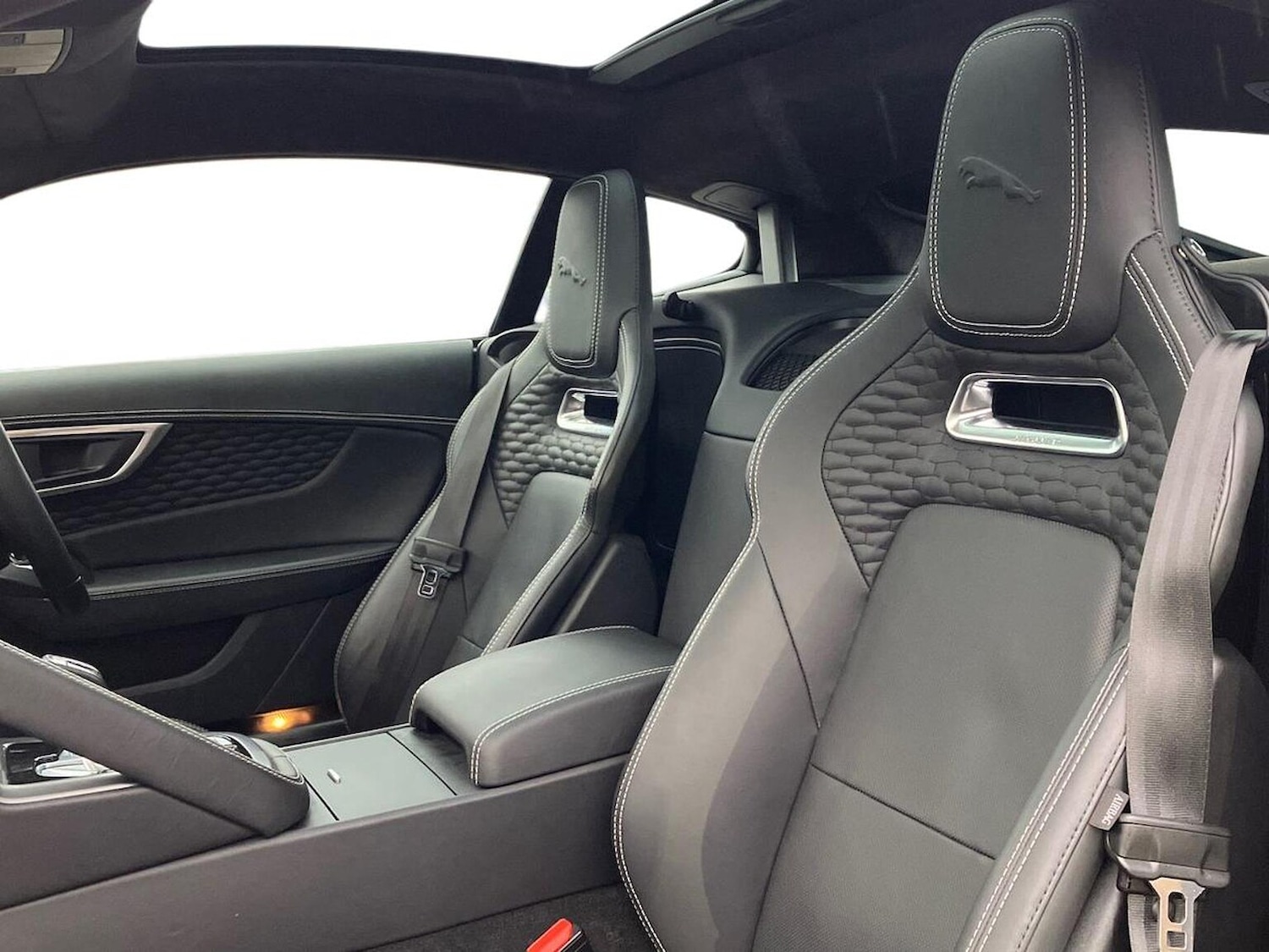 Used Jaguar F-Type 2022 for sale - 77528921: Photo 4