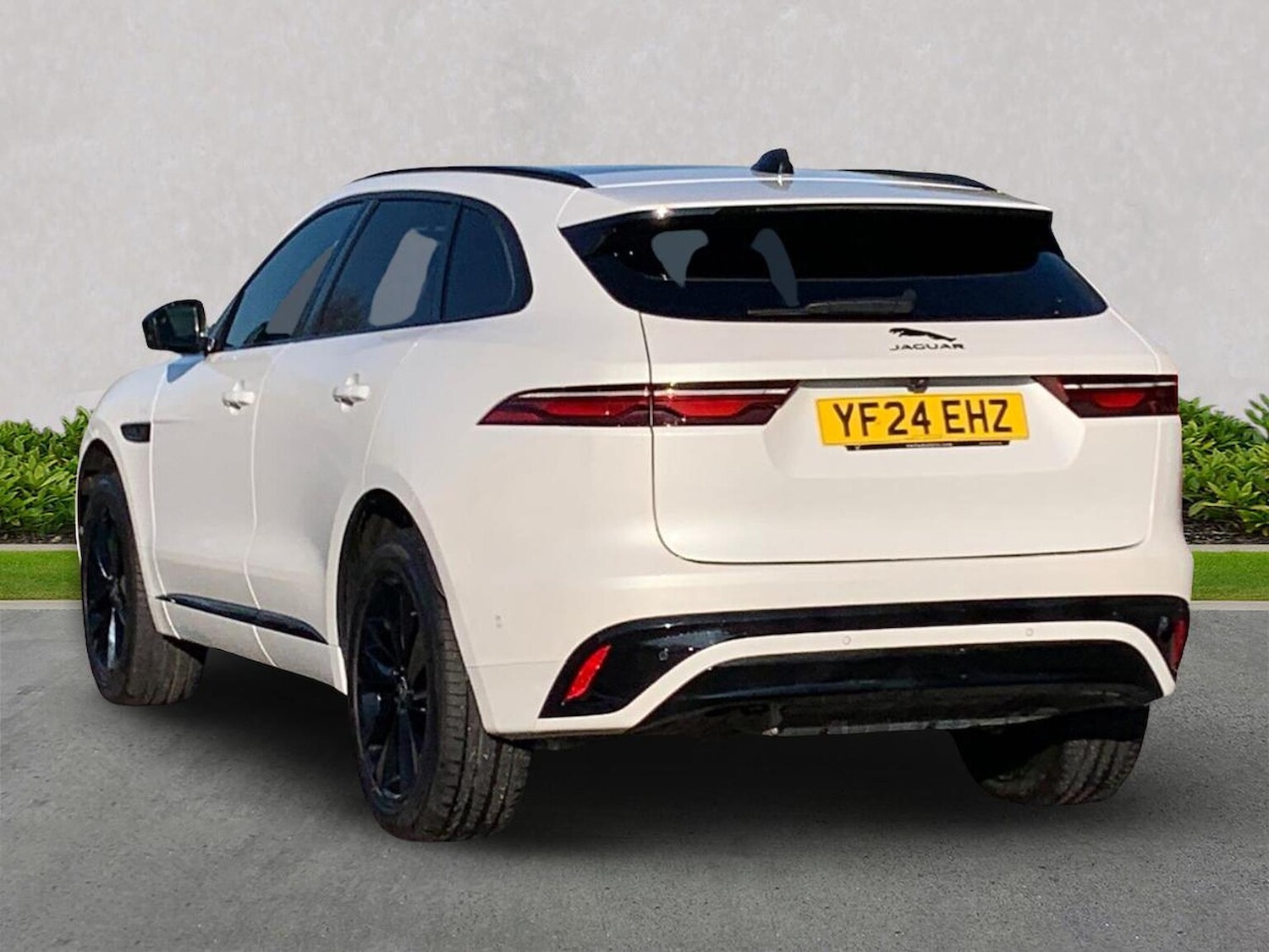Used Jaguar F-Pace 2024 for sale - 76663797: Photo 2