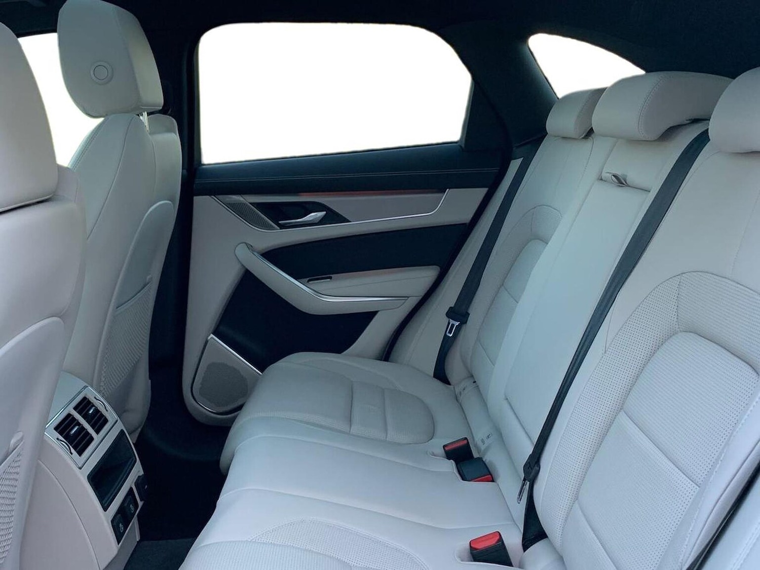 Used Jaguar F-Pace 2024 for sale - 76187184: Photo 4