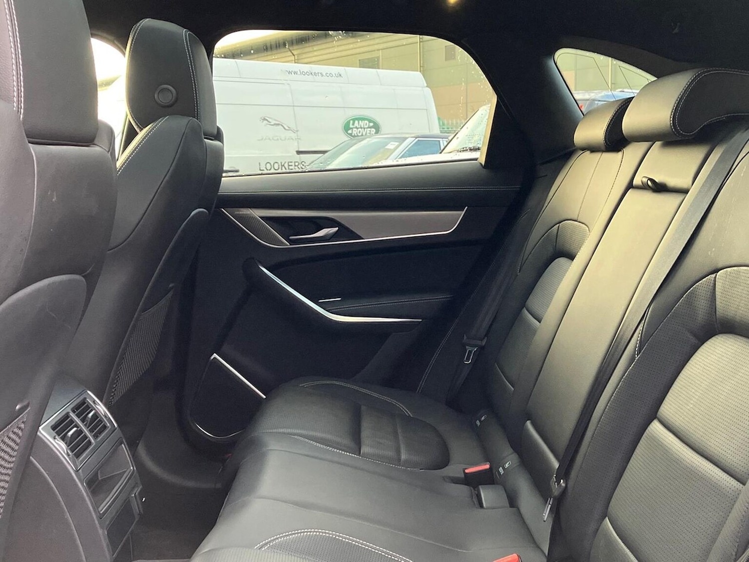 Used Jaguar F-Pace 2023 for sale - 77707432: Photo 4