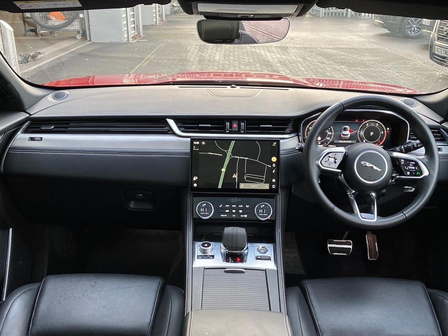 Used Jaguar F-Pace 2023 for sale - 77707432: Photo 9