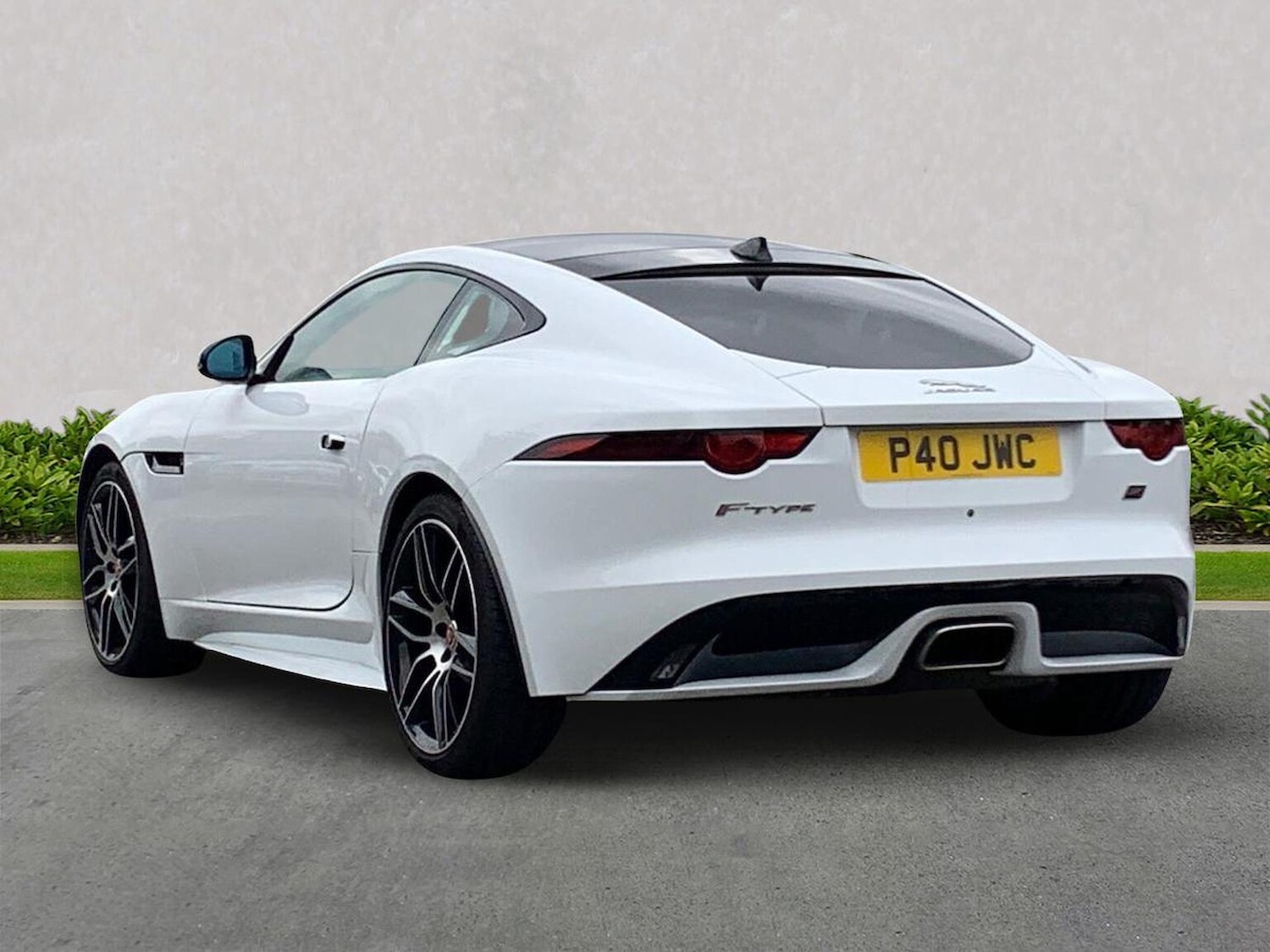 Used Jaguar F-Type 2019 for sale - 76194458: Photo 2