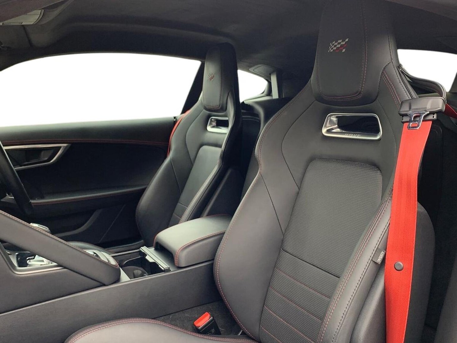 Used Jaguar F-Type 2019 for sale - 76194458: Photo 4