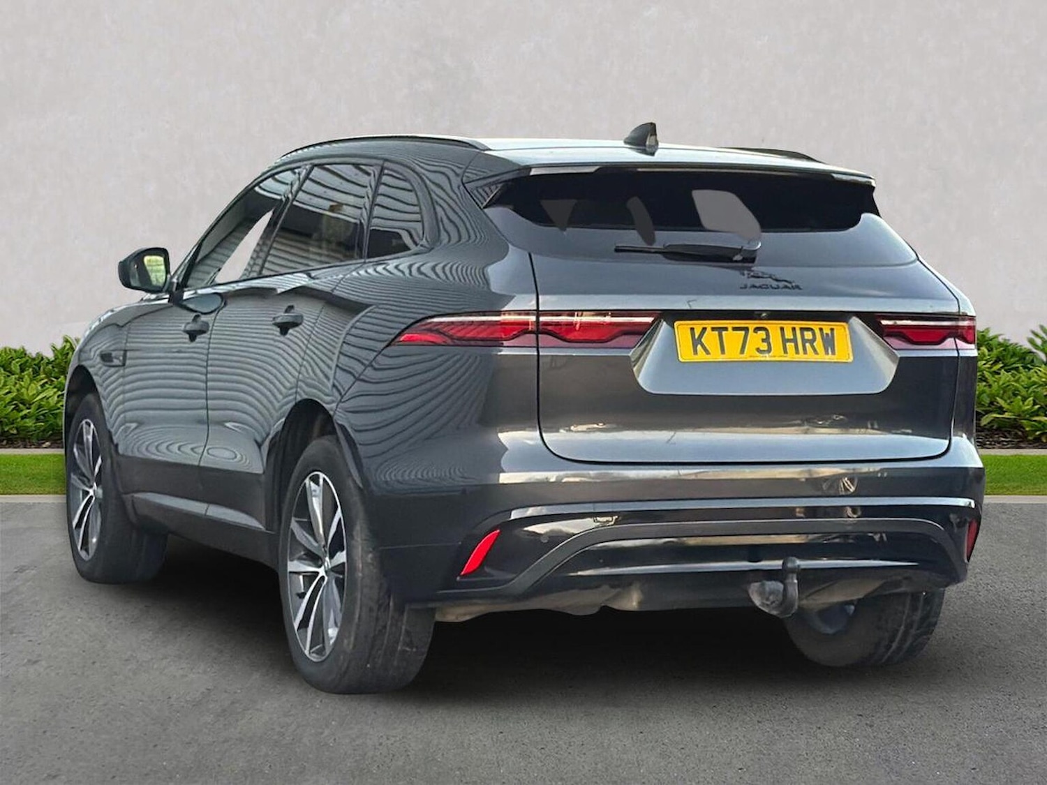 Used Jaguar F-Pace 2023 for sale - 77487559: Photo 2