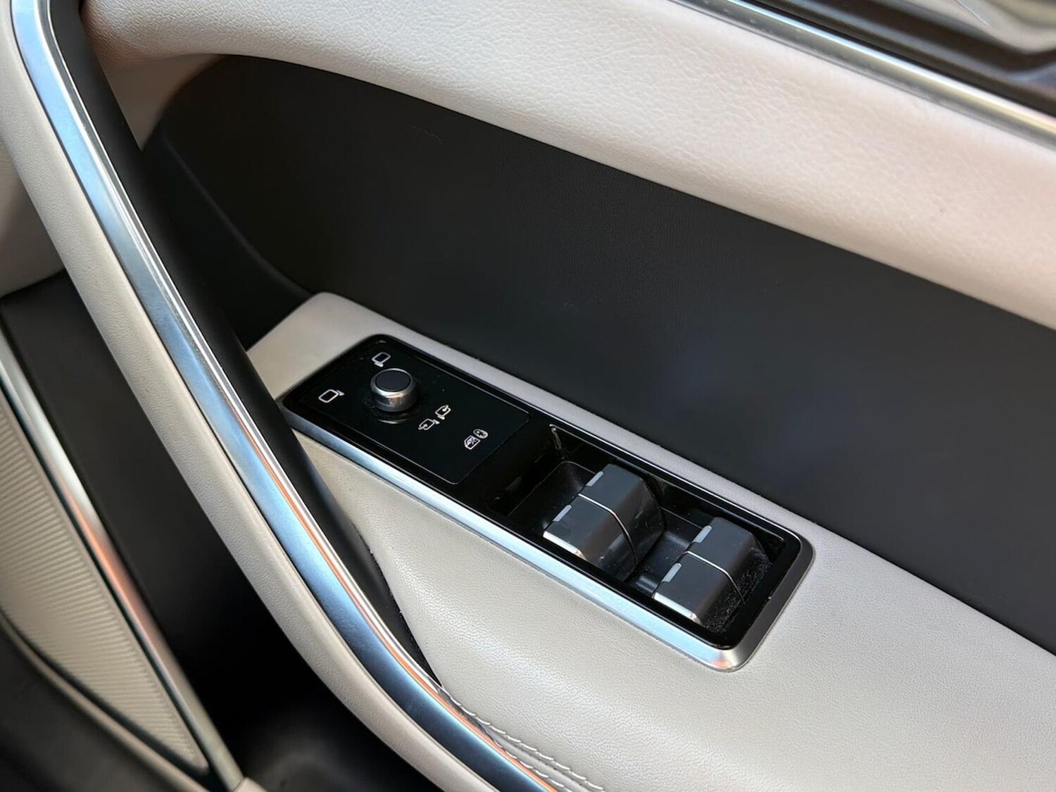 Used Jaguar F-Pace 2022 for sale - 78193943: Photo 32