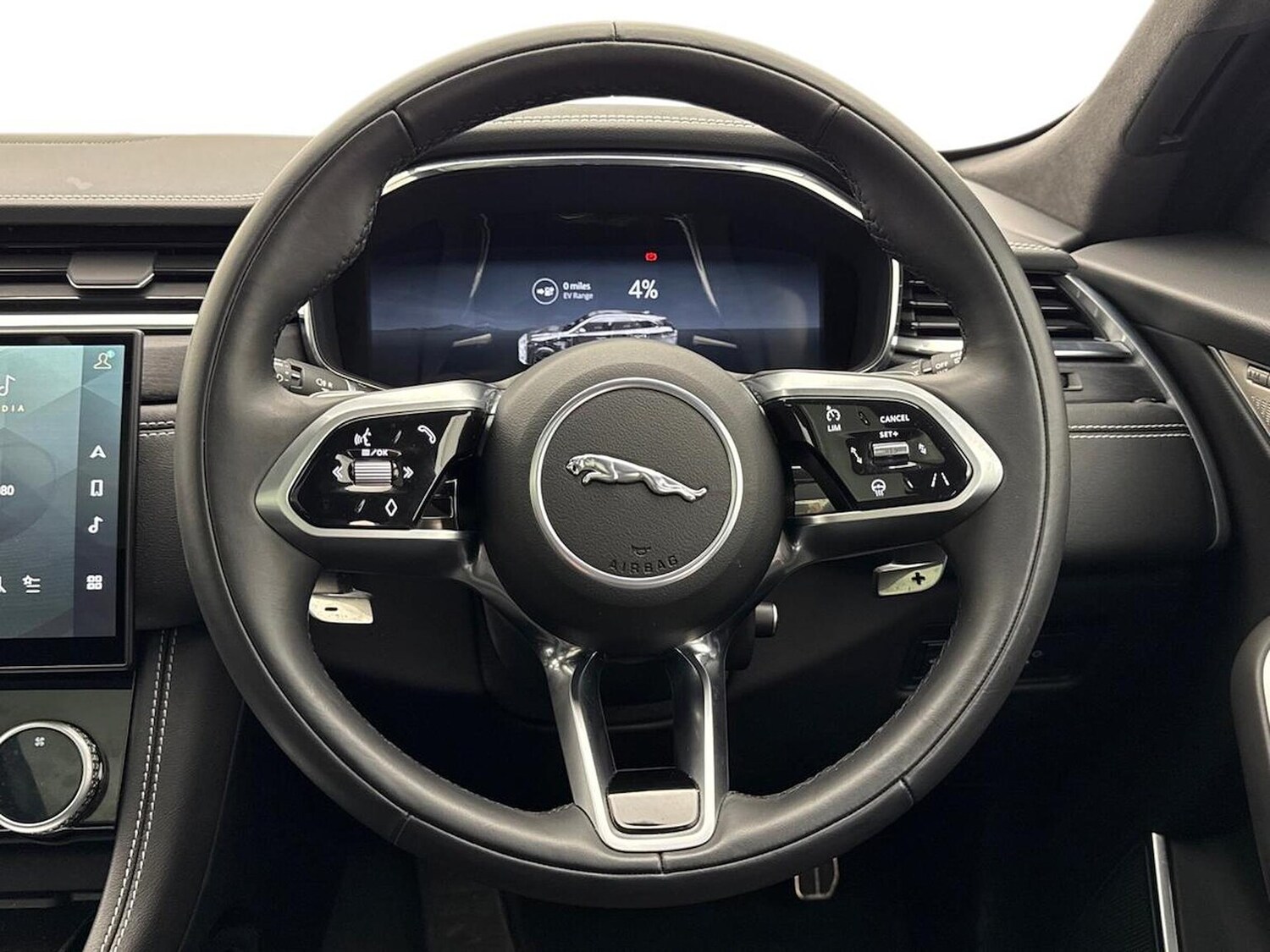 Used Jaguar F-Pace 2024 for sale - 78193829: Photo 15
