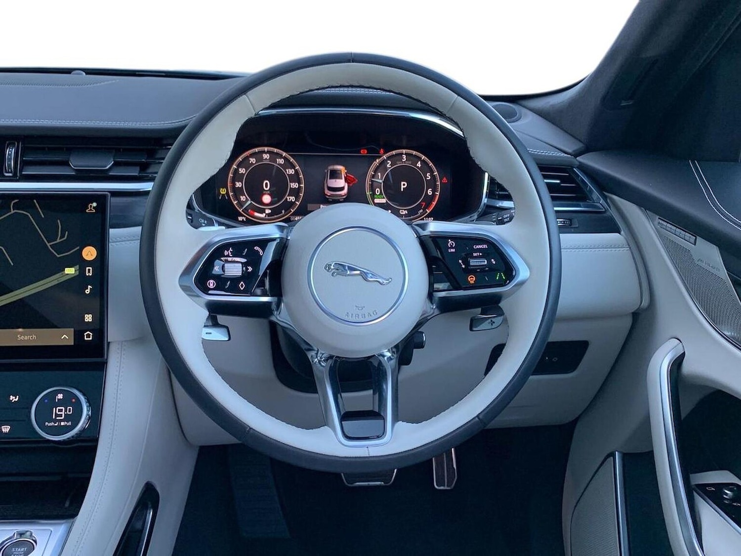 Used Jaguar F-Pace 2024 for sale - 76382646: Photo 15