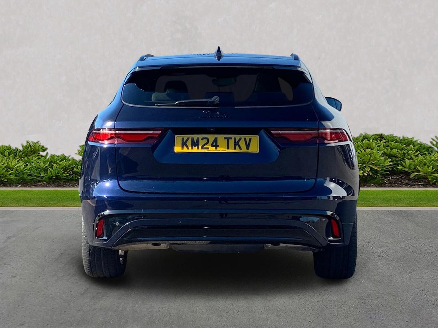 Used Jaguar F-Pace 2024 for sale - 76382646: Photo 6