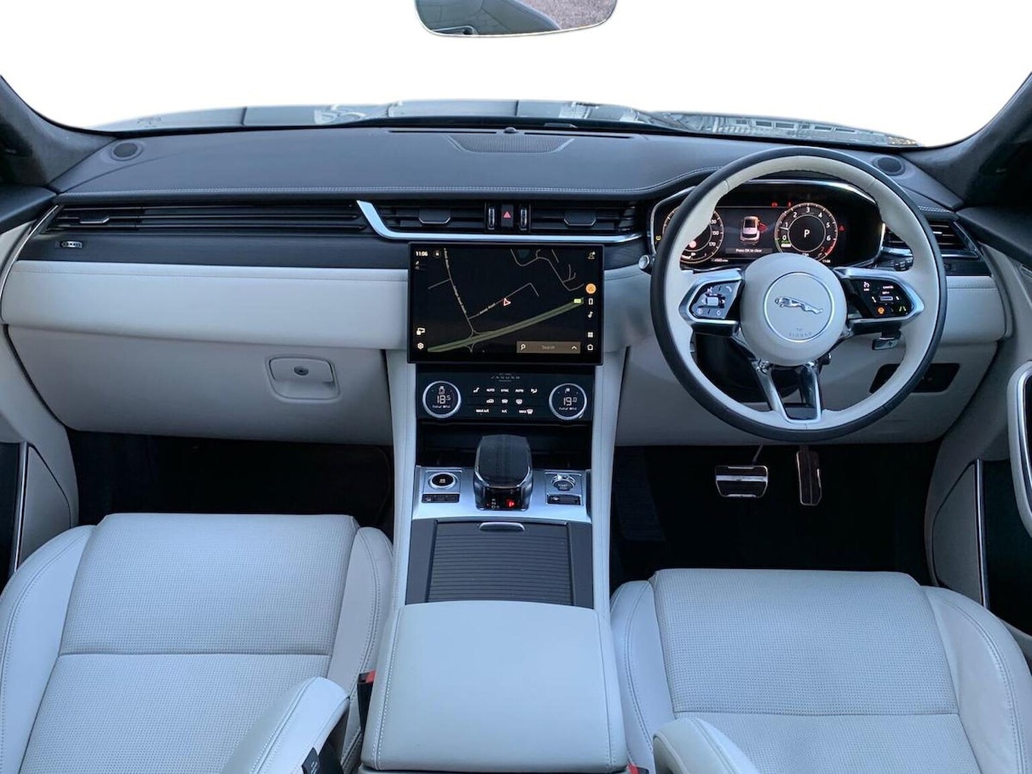 Used Jaguar F-Pace 2024 for sale - 76382646: Photo 9