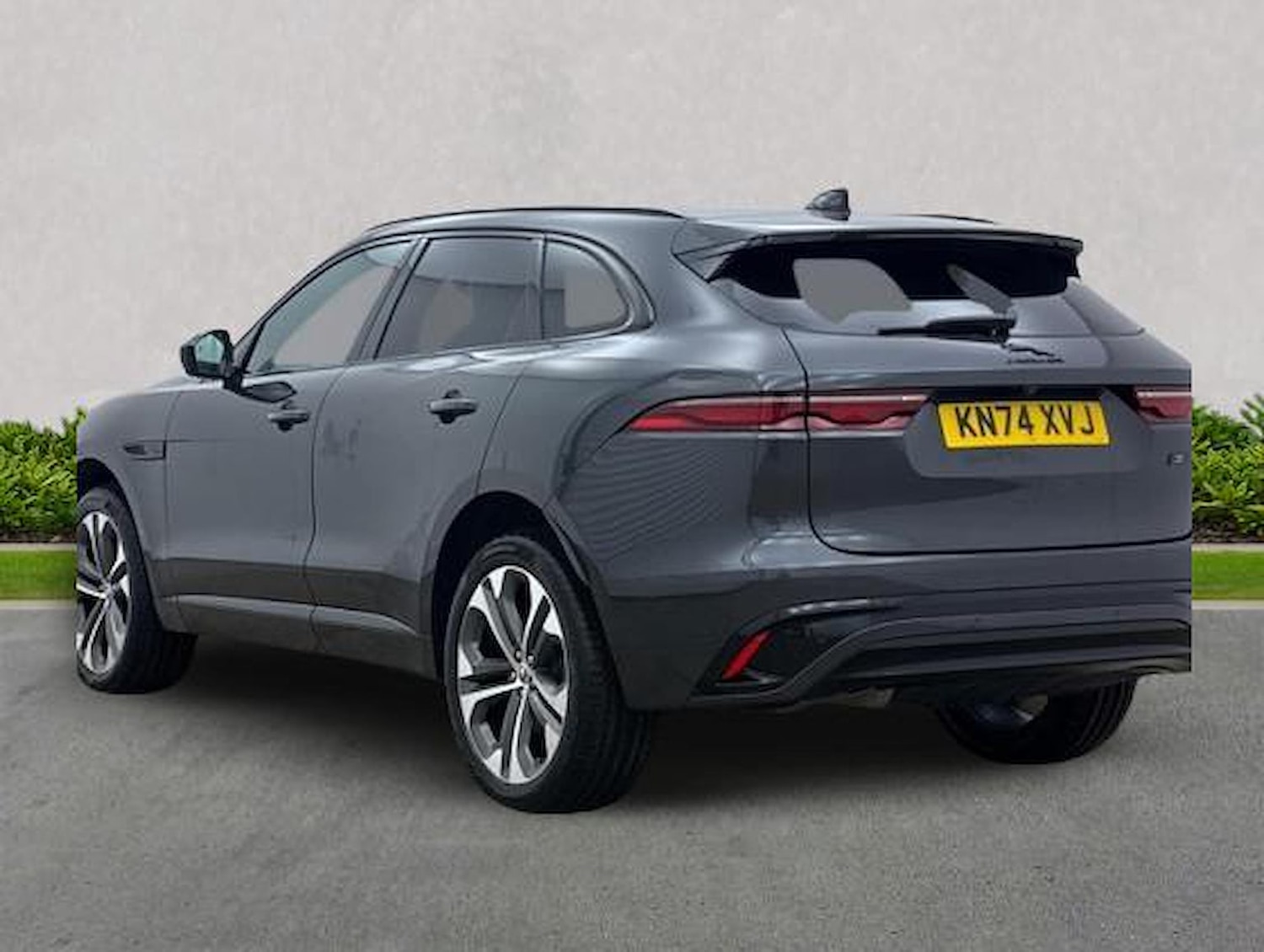 Used Jaguar F-Pace 2024 for sale - 78194063: Photo 2