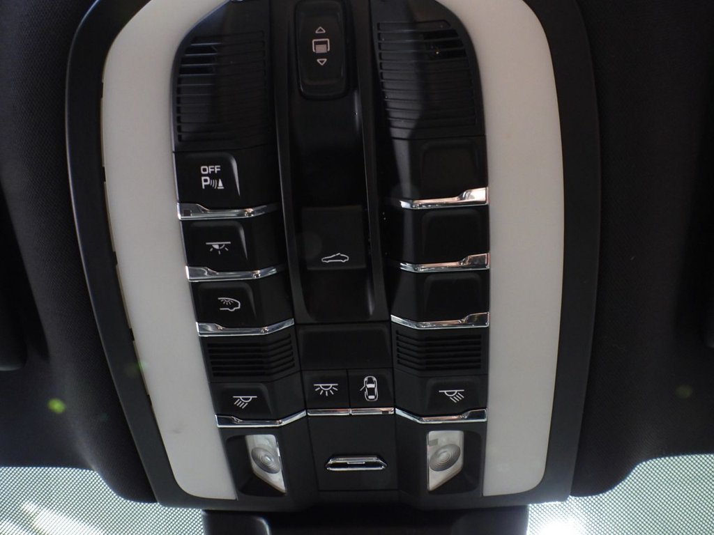 Used Porsche Macan 2017 for sale - 76610313: Photo 37