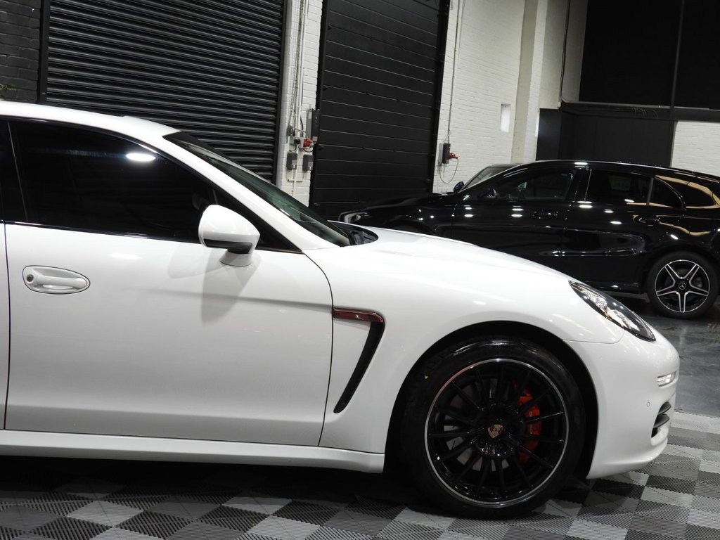 Used Porsche Panamera 2013 for sale - 76441790: Photo 2